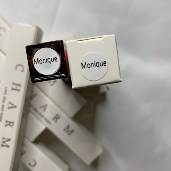 💄CHARM MATTE LIQUID LIPSTICK 💋 - Picture 5 of 7